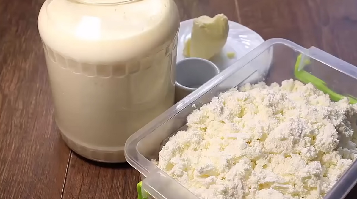 Как приготовить творожное масло. Домашний творог из молока. Молоко творог. Приготовления плавленого сыра из творога. Домашний творог процесс приготовления.